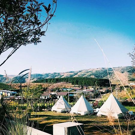 Kondee Cino Cafe & Glamping Hotell Khao Kho Exteriör bild