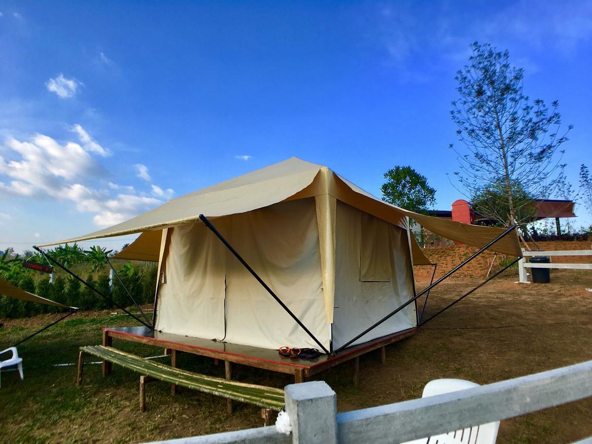 Kondee Cino Cafe & Glamping Hotell Khao Kho Exteriör bild