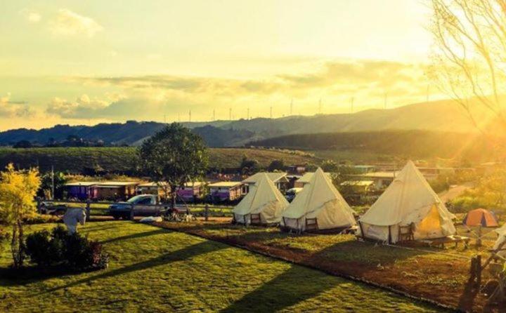 Kondee Cino Cafe & Glamping Hotell Khao Kho Exteriör bild