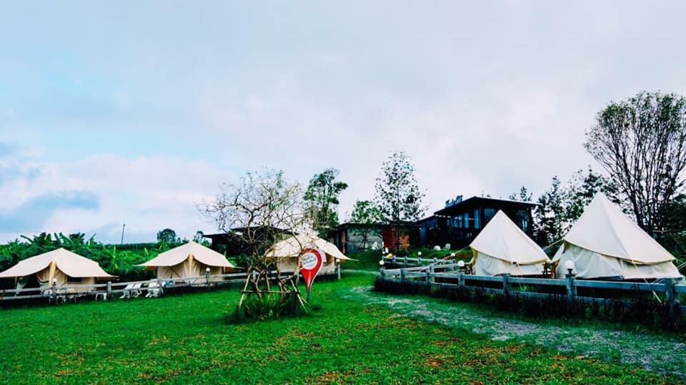 Kondee Cino Cafe & Glamping Hotell Khao Kho Exteriör bild