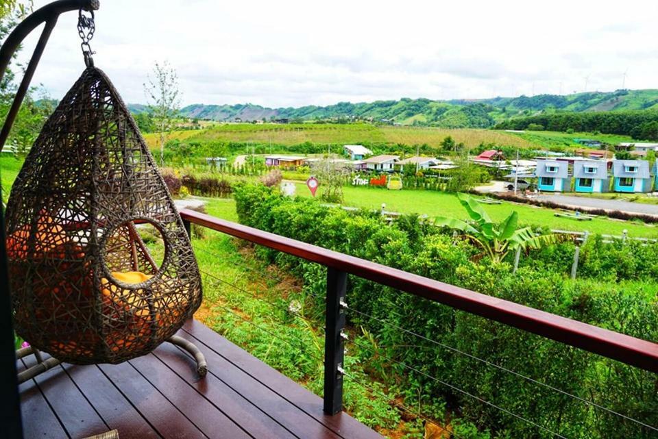 Kondee Cino Cafe & Glamping Hotell Khao Kho Exteriör bild