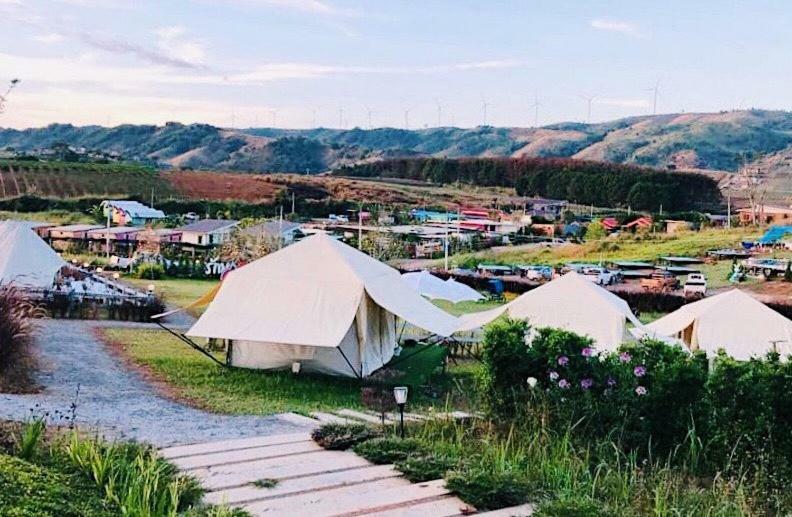 Kondee Cino Cafe & Glamping Hotell Khao Kho Exteriör bild