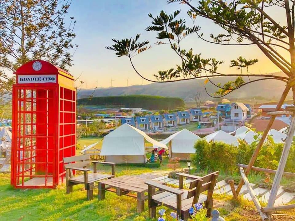 Kondee Cino Cafe & Glamping Hotell Khao Kho Exteriör bild