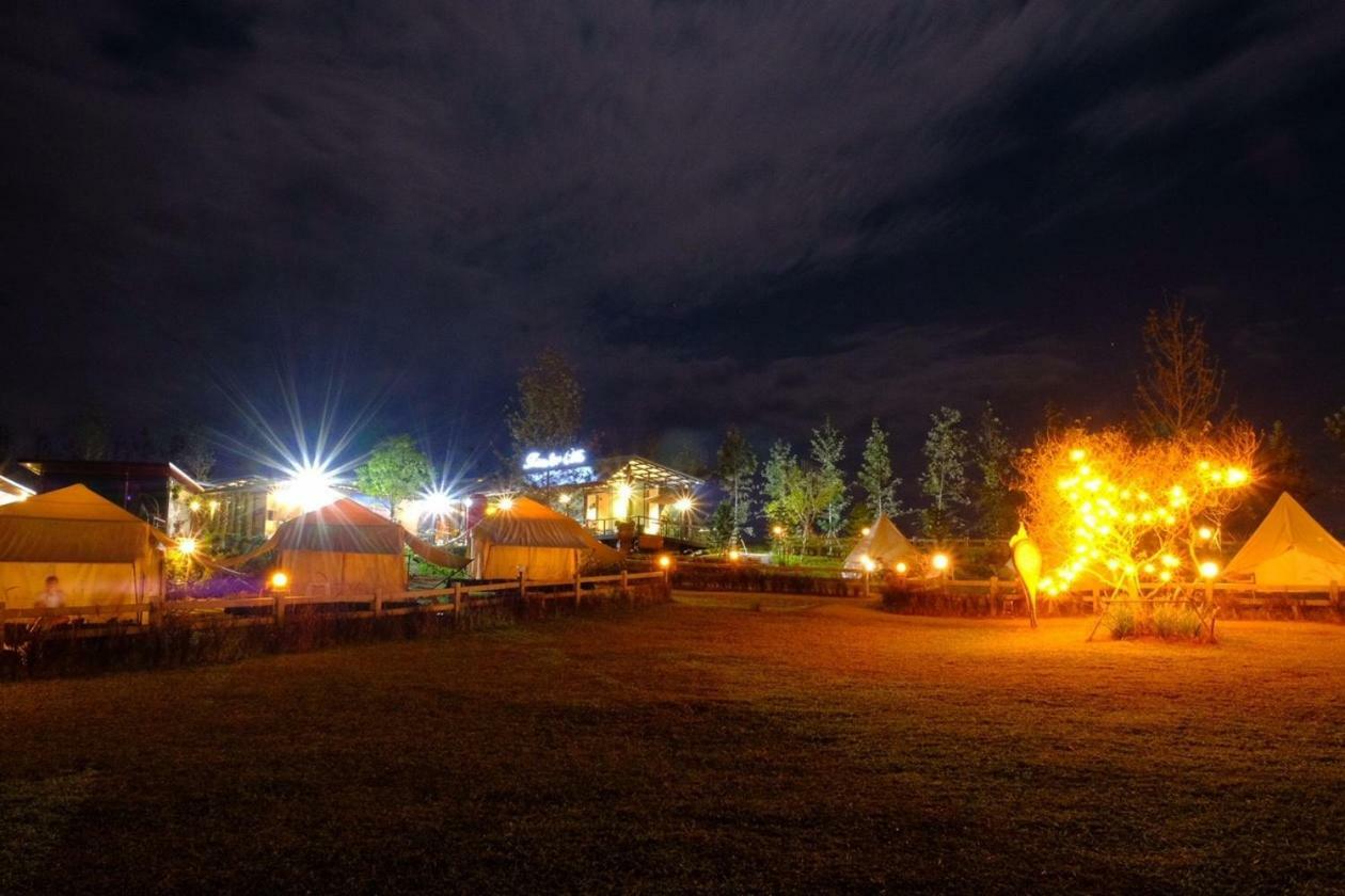 Kondee Cino Cafe & Glamping Hotell Khao Kho Exteriör bild