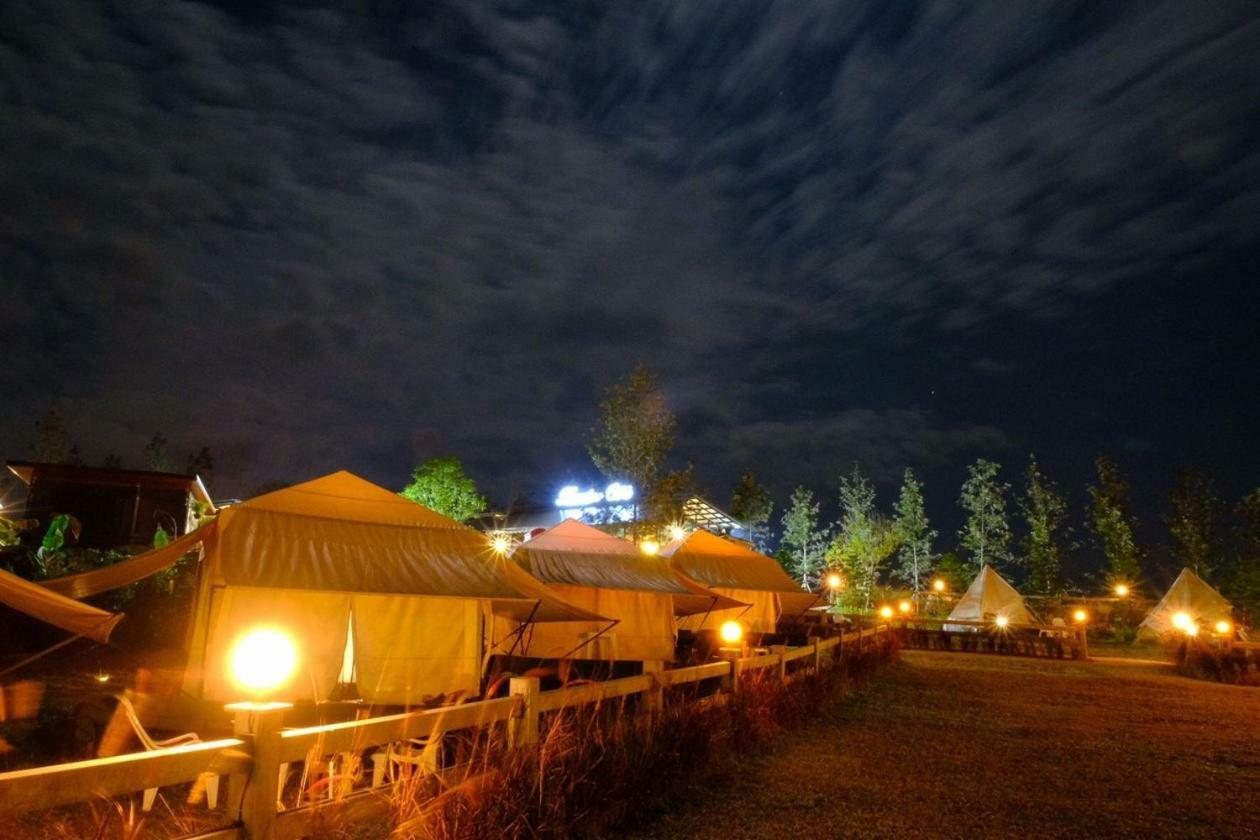 Kondee Cino Cafe & Glamping Hotell Khao Kho Exteriör bild