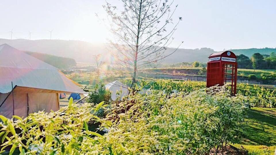 Kondee Cino Cafe & Glamping Hotell Khao Kho Exteriör bild
